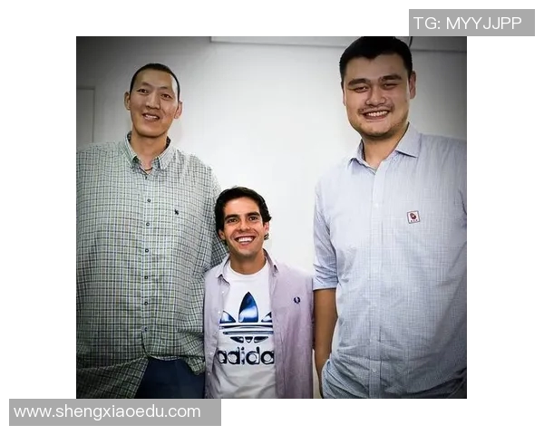 河马与姚明的身材对比：谁才是真正的巨兽之王